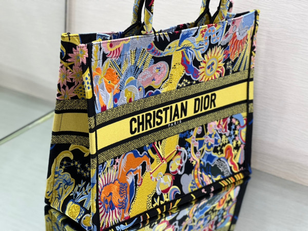 large D*or book tote