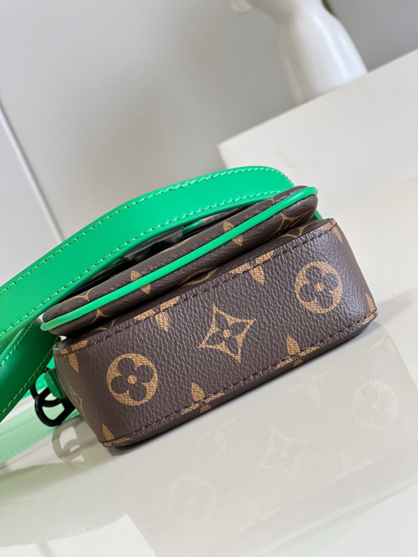 l**is V*t*n s-lock vertical wearable wallet