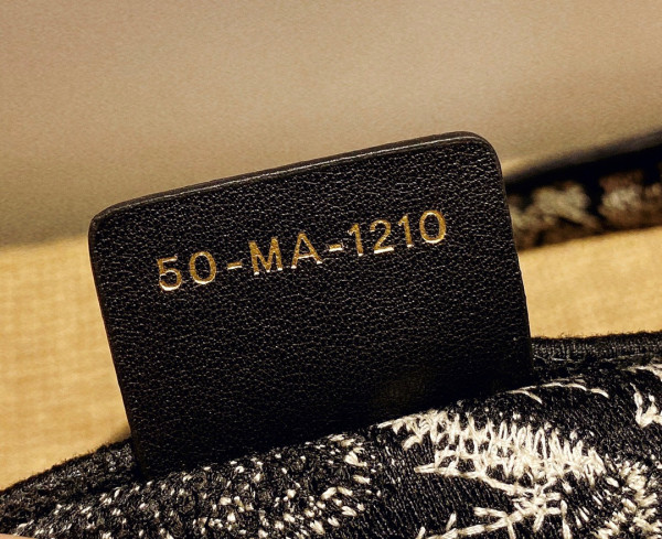 medium D*or book tote