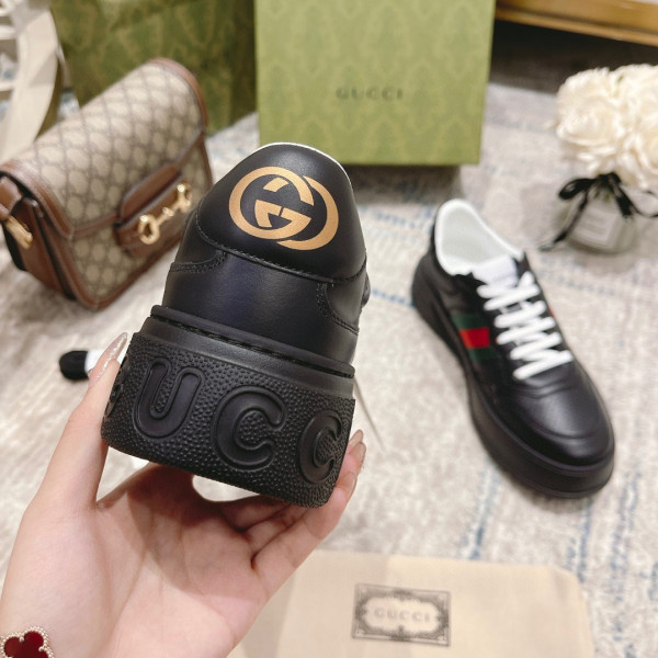 G*u*i gg embossed sneaker