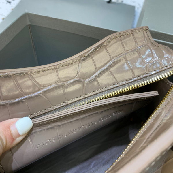 Ba*len*cia*ga neo classic mini top handle bag