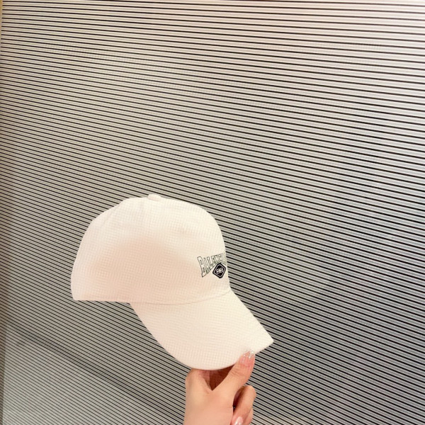 Ba*len*cia*ga logo cap