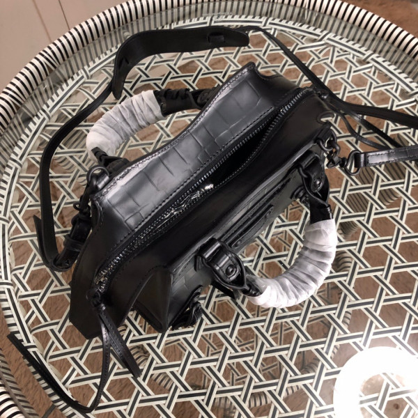 Ba*len*cia*ga neo classic mini top handle bag