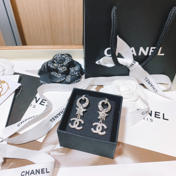 CL EARRINGS