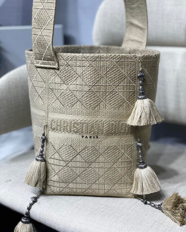 D*or d-bubble bucket bag