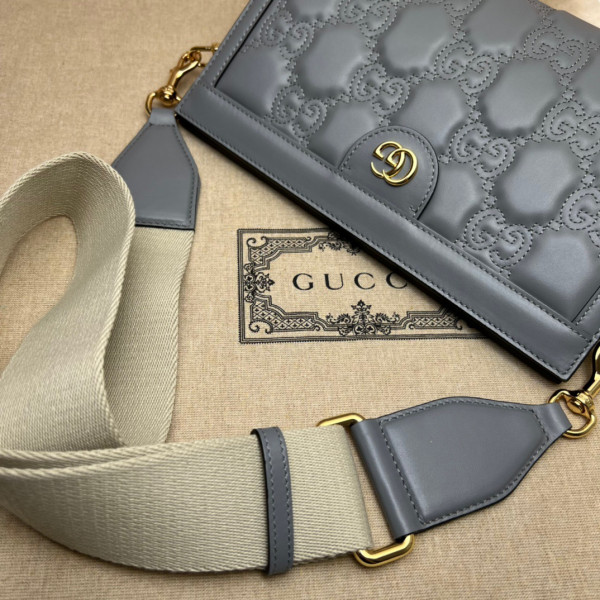 G*u*i gg matelassé leather shoulder bag