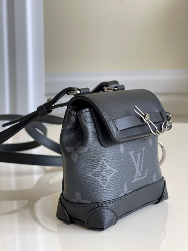 l**is V*t*n mini steamer pouch