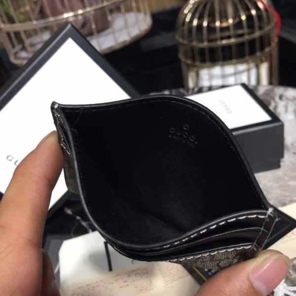 G*u*i card holder