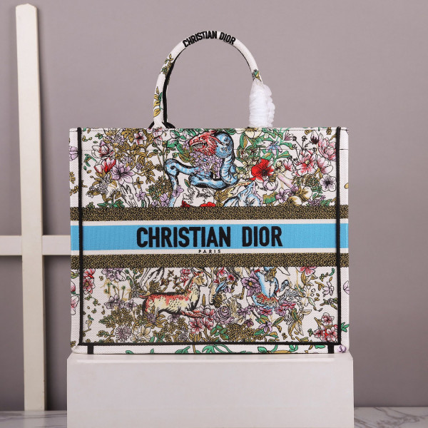 large D*or book tote