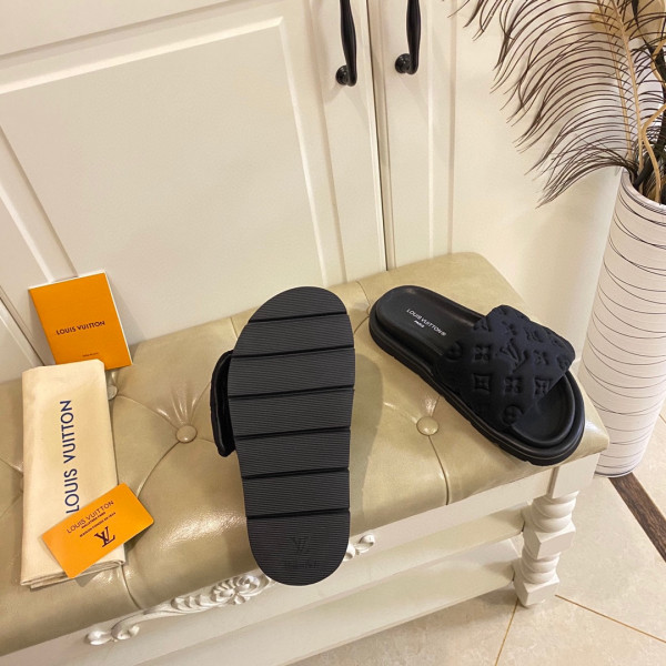 l**is V*t*n pool pillow comfort mule