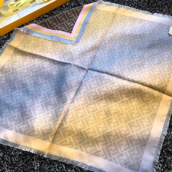 F**di scarf