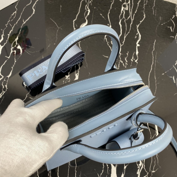 pra*a saffiano leather pra*a monoCh*0me bag