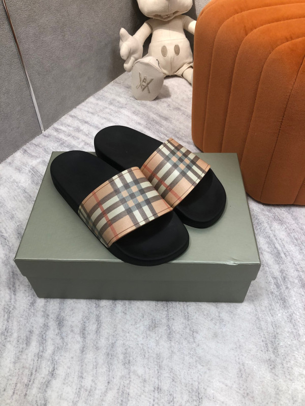 B**rry vintage check slides