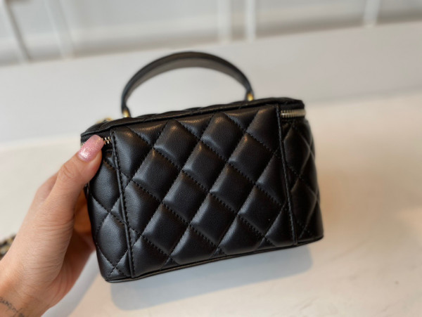 CL VANITY CASE