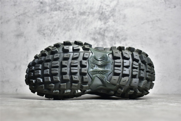 Ba*len*cia*ga defender sneaker