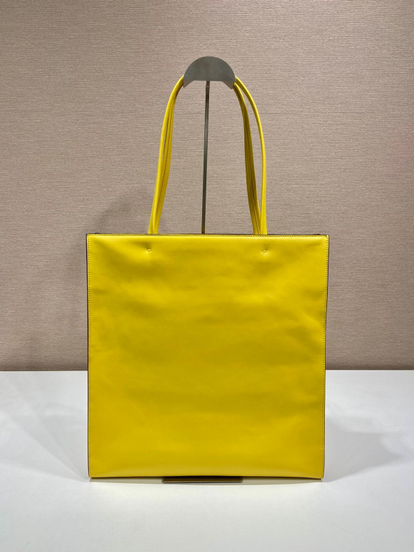 Pra*a leather tote bag