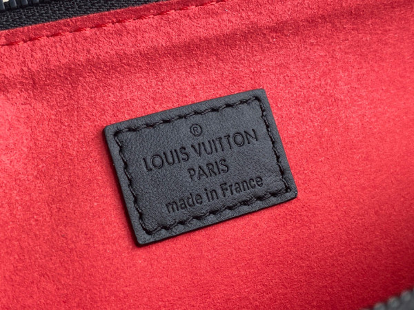 l**is V*t*n coussin pm