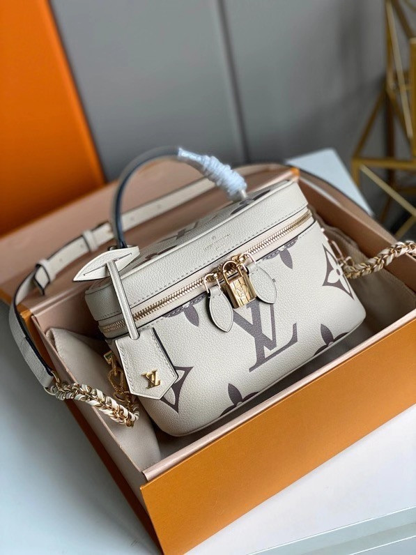 l**is V*t*n vanity pm