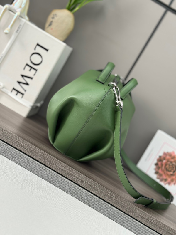 LOEWE Elephant Bag IN CLASSIC CALFSKIN