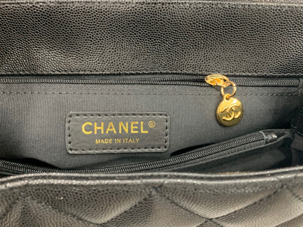 CL FLAP BAG CAVIAR