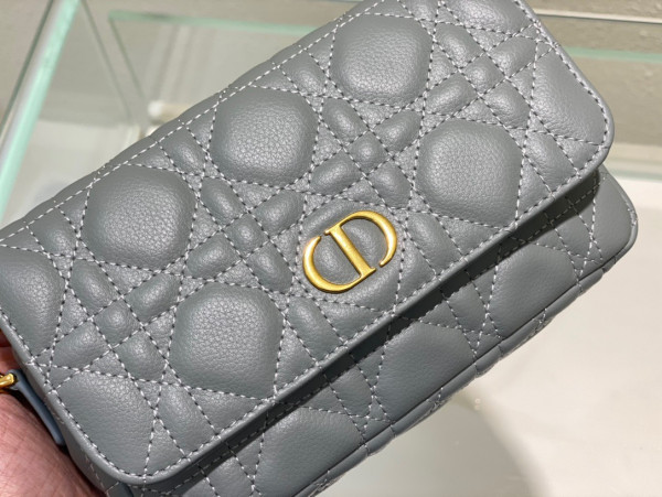 D*or caro pouch with chain