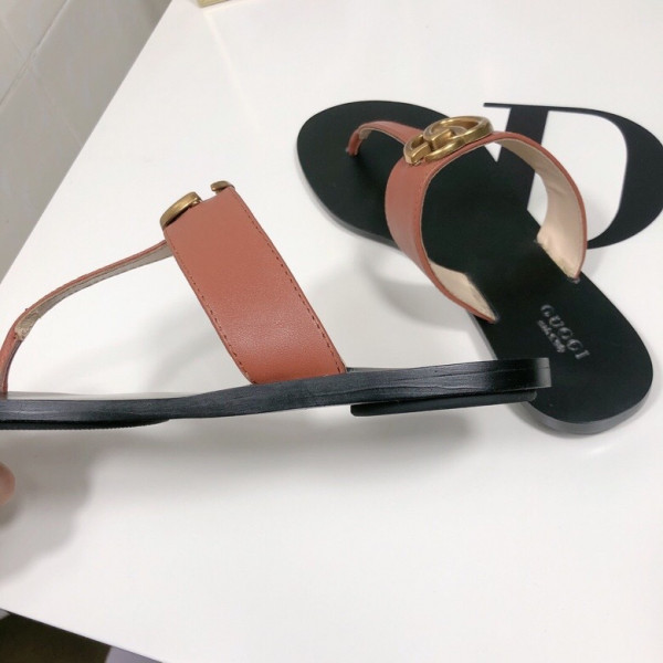 G*u*i leather thong sandal with double g