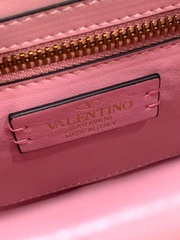 VALENTINO MEDIUM ROMAN STUD THE SHOULDER BAG