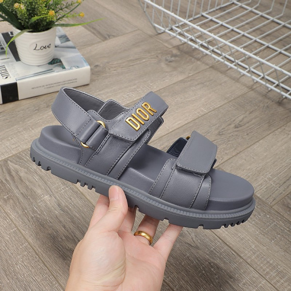 D*oract sandal