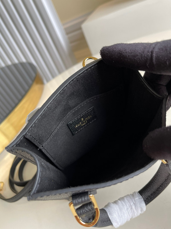 l**is V*t*n petit sac plat