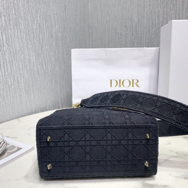 LADY D-LITE EMBROIDERED CANNAGE BAG