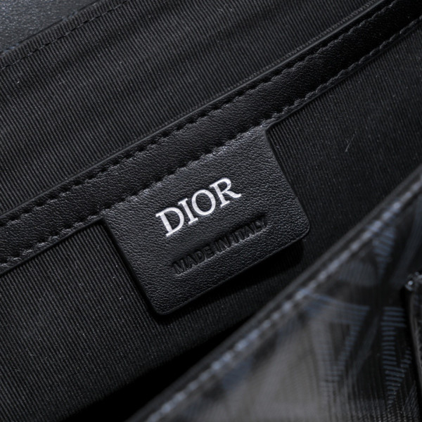D*or hit the road bag with strap