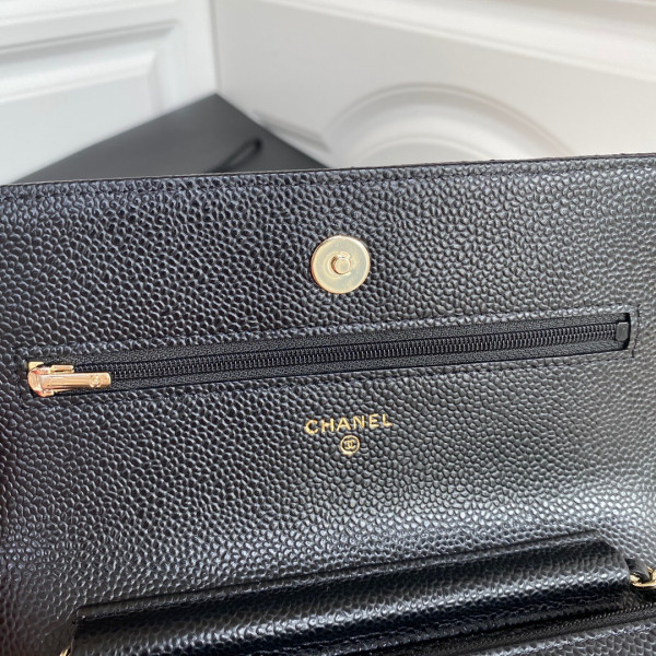 CL CHAIN WALLET CAVIAR NEW EDITION