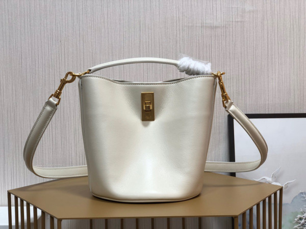 Ce**e bucket 16