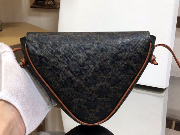 Ce**e triangle bag