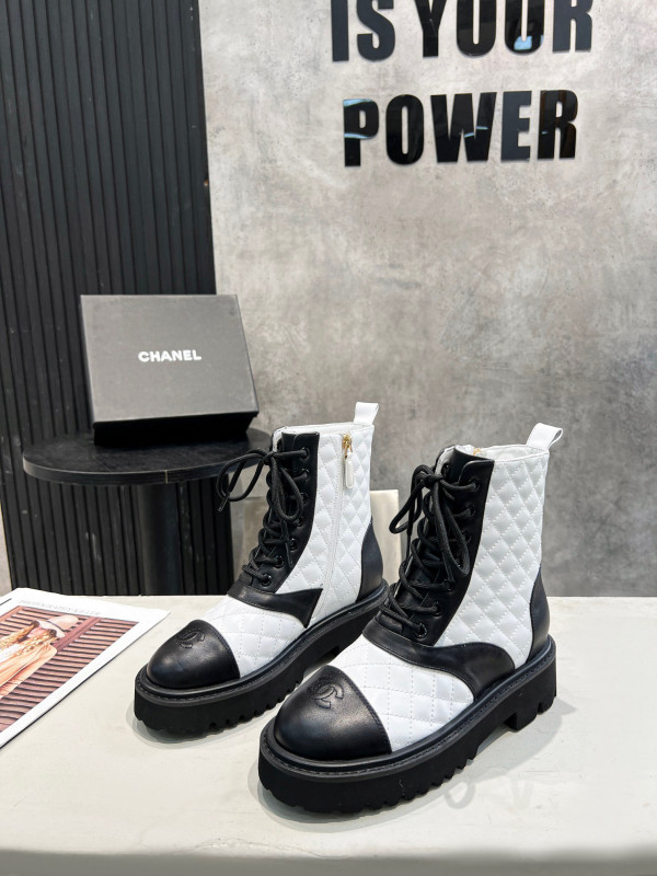 CL ANKLE BOOTS