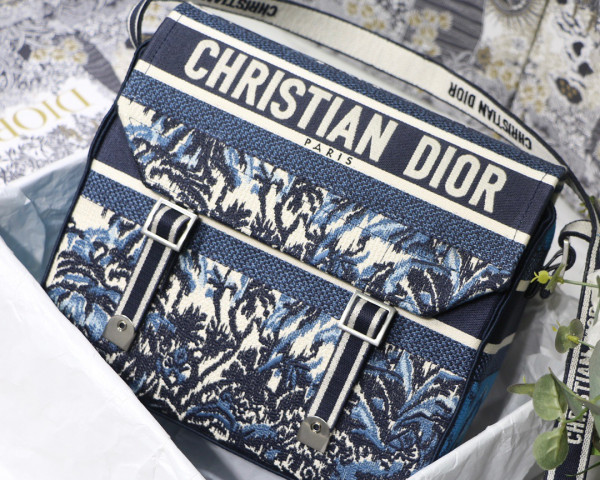 D*orcamp bag