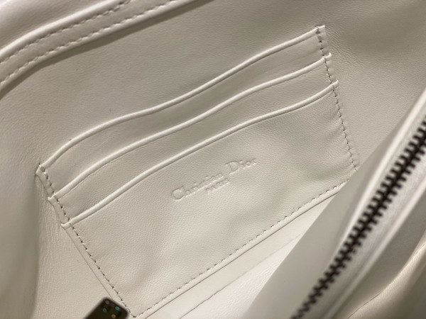 D*or caro macrocannage pouch