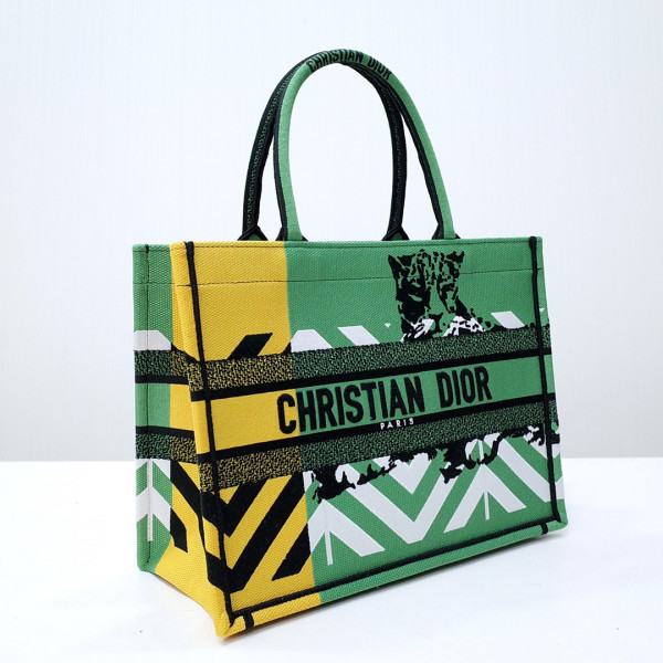 medium D*or book tote