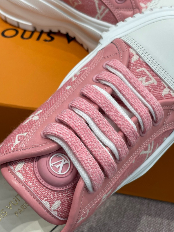 l**is V*t*n squad sneaker
