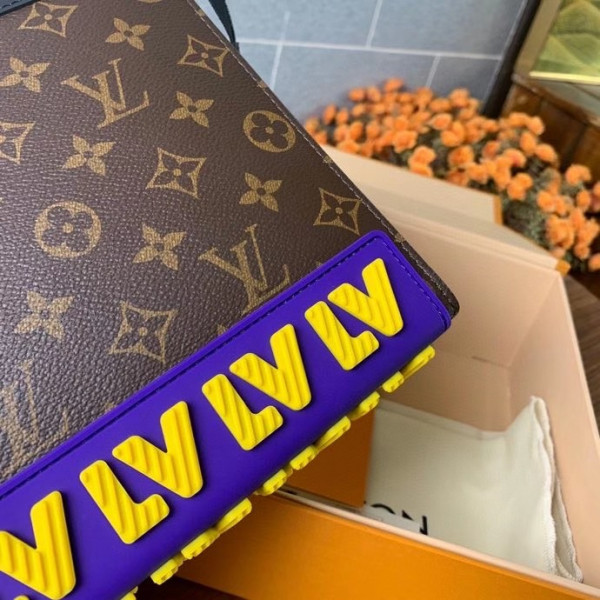 l**is V*t*n pochette voyage mm