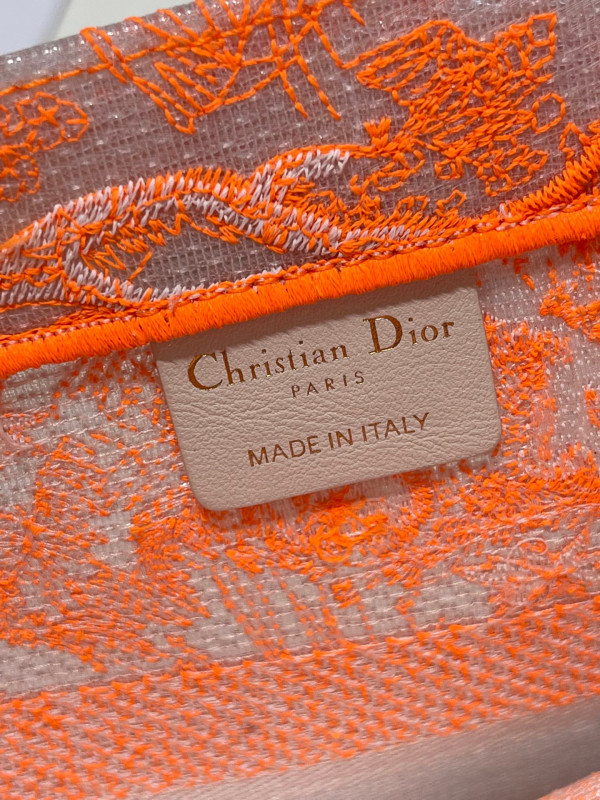 medium D*or book tote