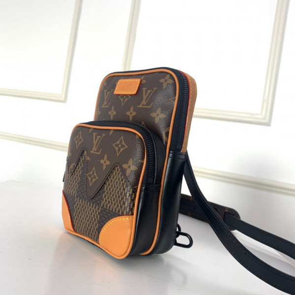 l**is V*t*n amazone nigo sling bag