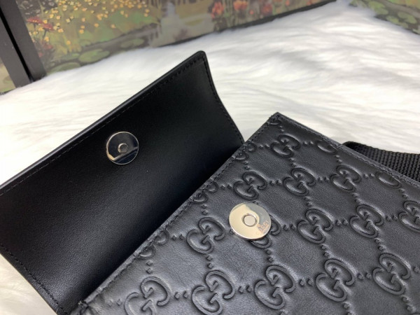 G*u*i gg belt bag