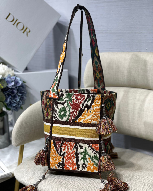 D*or d-bubble bucket bag