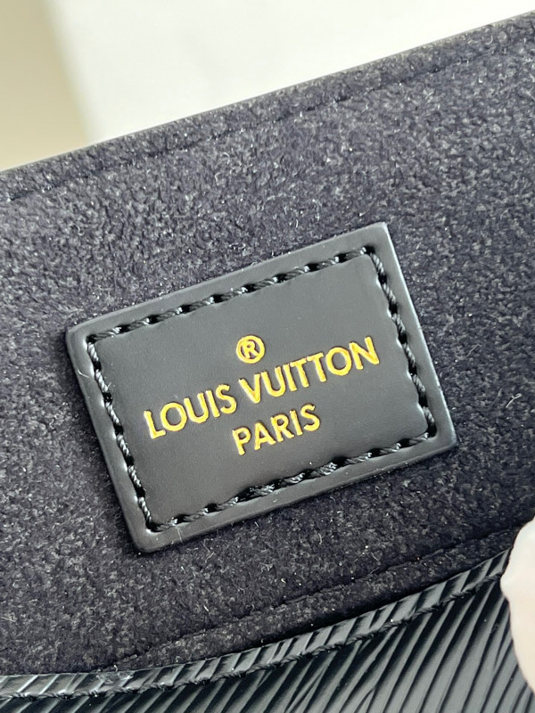 l**is V*t*n sac plat bb