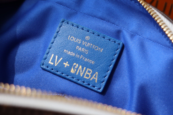 l**is V*t*n lvxnba nil messenger
