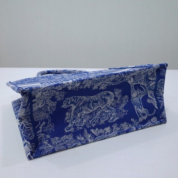 D*or book tote medium/large