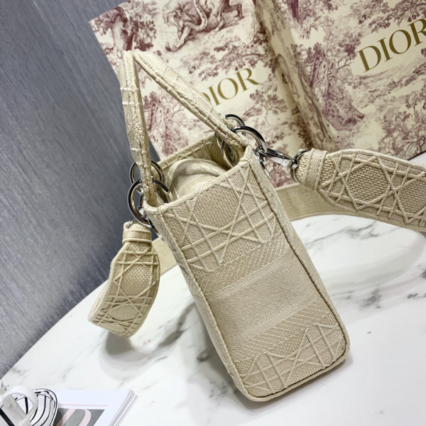 LADY D-LITE EMBROIDERED CANNAGE BAG