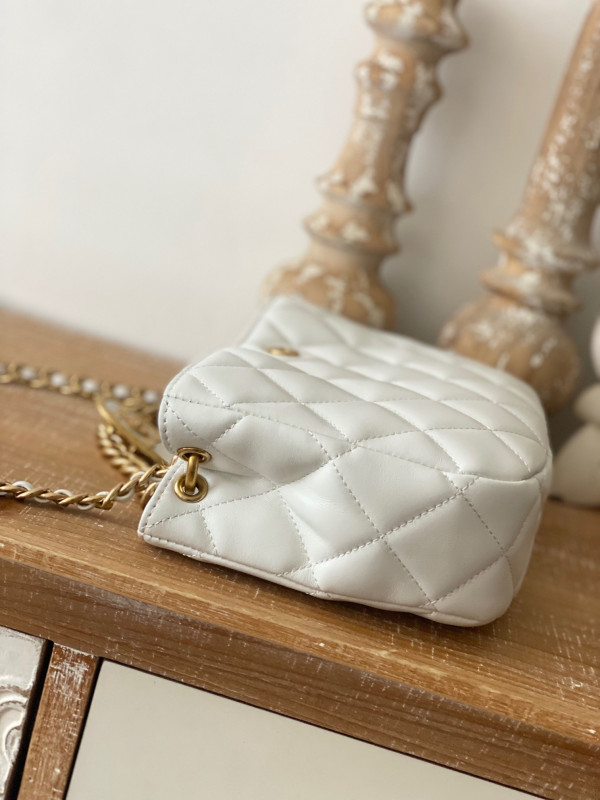 CL HOBO HANDBAG