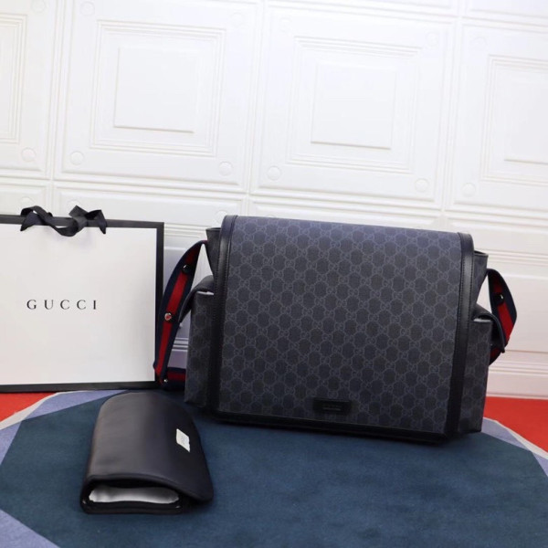 g*u*i gg S*p*e diaper bag